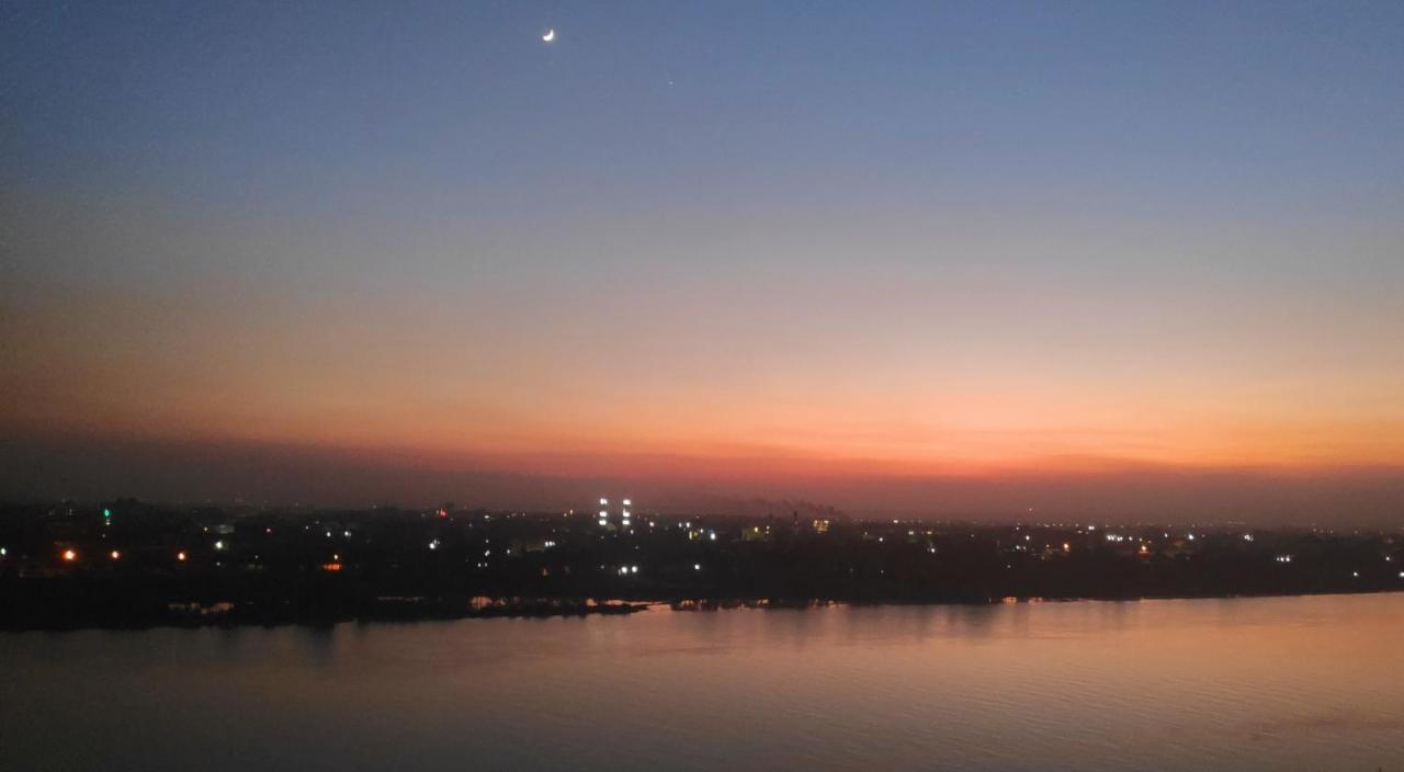 Nile Pyramidal View Apartment Kairo Exteriör bild