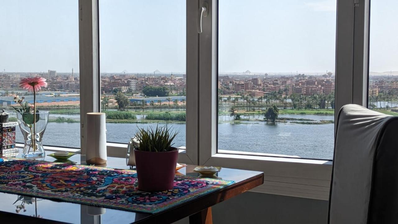 Nile Pyramidal View Apartment Kairo Exteriör bild