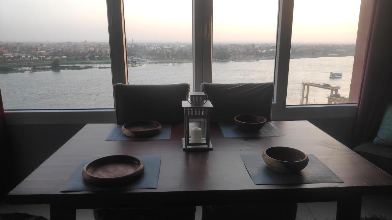 Nile Pyramidal View Apartment Kairo Exteriör bild