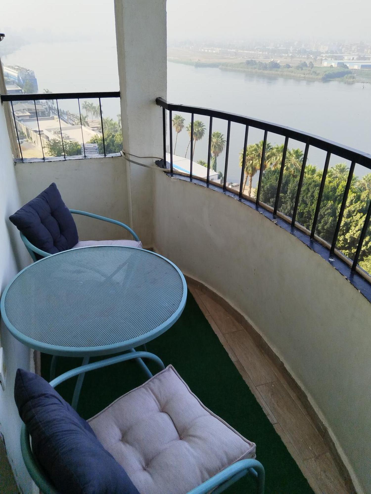 Nile Pyramidal View Apartment Kairo Exteriör bild